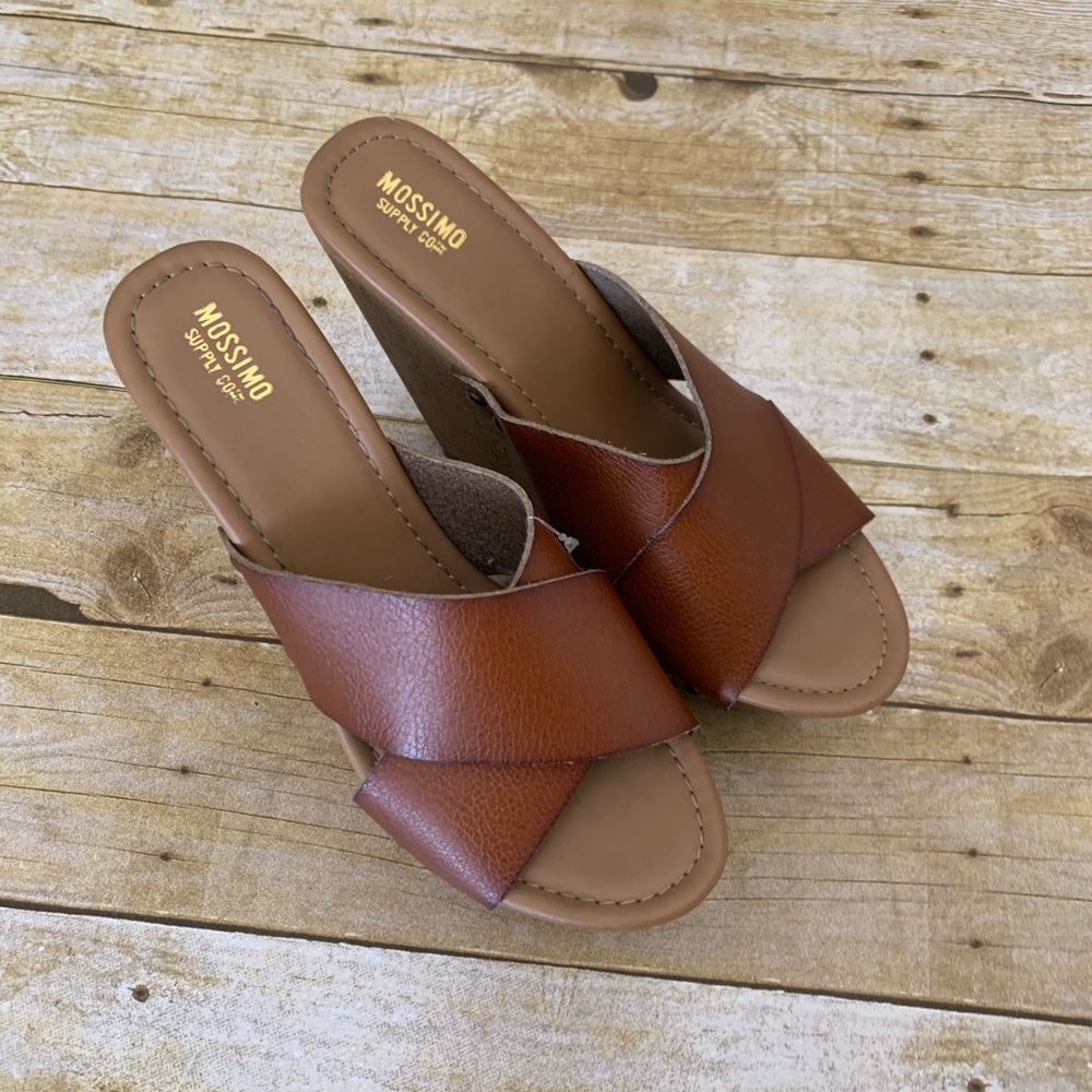 Tan Target Mossimo Wedges sz. 8 - great condition